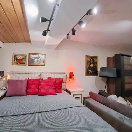 Stylish Flat In Front Of Gondola شقة